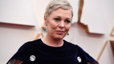 Ολίβια Κόλμαν: Σε εκστρατεία συγκέντρωσης βοήθειας για τους Αφγανούς πρόσφυγες με τους Νταν Σμιθ και Λίνα Χέντι