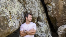 Γιώργος Περρής στο protothema.gr: Με ένα τραγούδι ο άνθρωπος μπορεί να κρατήσει την ψυχή του όρθια