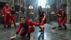 La Casa De Papel: Χιλιάδες φαν περιμένουν την 5η σεζόν - Την Παρασκευή η πρεμιέρα με πλοκή που κόβει την ανάσα