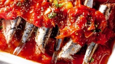 Γαύρος με ντομάτα στον φούρνο