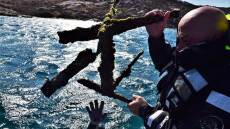 Πάνω από ένας τόνος απορρίμματα αφαιρέθηκε από τον βυθό της Δήλου