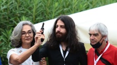 Ημιμαραθώνιος Αθήνας: Ο εγγονός του Μίκη Θεοδωράκη σήμανε την έναρξη