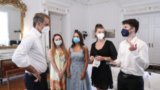 Συνάντηση Μητσοτάκη με startuppers στο Μαξίμου: Μας κάνατε περήφανους ως χώρα