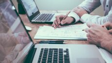 ΕΕ: Tι ισχύει με τους απασχολούμενους στις ψηφιακές πλατφόρμες