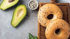 Έφτιαξε σάντουιτς αβοκάντο από χρυσό και το πουλάει 2,5 εκατ. ευρώ!