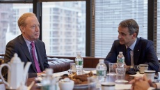 Ο Κυριάκος Μητσοτάκης συναντήθηκε με τον πρόεδρο της Microsoft στη Νέα Υόρκη