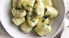 Φτιάχνουμε σπιτικά νιόκι βήμα-βήμα