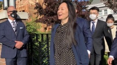 Λευκός Οίκος: Δεν σχετίζεται με «ανταλλαγή κρατουμένων» η αποφυλάκιση της αξιωματούχου της Huawei