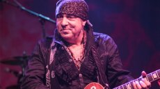 Ο Στίβεν Βαν Ζαντ αναπολεί τα '70ς: «Ήταν η εποχή της σεξουαλικής απελευθέρωσης, ήμουν εθισμένος στο τρίο»