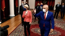 Ανήσυχη για την ένταση στο βόρειο Κόσοβο η Φον Ντερ Λάιεν