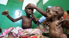 Αιθιοπία: Ο λιμός εξαπλώνεται στο Τιγκράι - Οι μητέρες ταΐζουν τα παιδιά τους φύλλα δέντρων 