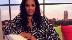 Όλγα Λαφαζάνη: Χορεύει στην ακρογιαλιά και είναι απλά υπέροχη  