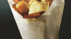 Γιατί δεν σερβίρουν τηγανητές πατάτες τα «καλά» εστιατόρια; Η Θάλεια Τσιχλάκη απαντά.