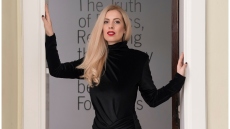 «Συνέβη μια νύχτα του Φθινοπώρου»: Η Ζαχαρούλα Κληματσάκη στο «Μουσικό Κουτί» στον Κεραμεικό