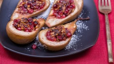 Πανεύκολο επιδόρπιο αχλαδιού με κρέμα αμυγδάλου και ελάχιστη ζάχαρη