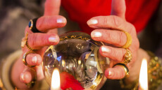 Αμερικανός κατέθεσε αγωγή ενάντια σε μέντιουμ που δεν έλυσε τα μάγια που του είχε κάνει η πρώην του