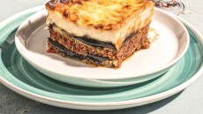 Ποιος θα καλέσει την αστυνομία του μουσακά;