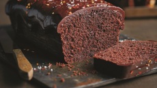 Κέικ μαύρης σοκολάτας, με τσίλι και εσπρέσο