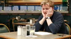 Ο Γκόρντον Ράμσεϊ χρεώνει 31,50 λίρες τα fish and chips στο νέο του εστιατόριο!