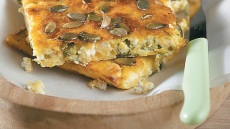 Γυμνή κολοκυθόπιτα με κόκκινη κολοκύθα