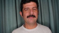 Μιχάλης Οικονόμου: «Θέλω να διαφυλάξω το παιδί μου από κακεντρεχή σχόλια»