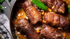 Τα 10 γερμανικά πιάτα που θα φέρουν το Oktoberfest στο τραπέζι μας!