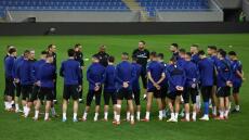 Γεωργία-Ελλάδα: Με μαύρα περιβραχιόνια σε ένδειξη πένθους και η Εθνική