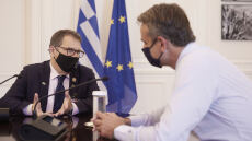 Τετ α τετ Μητσοτάκη με τον Έλληνα ομογενή γερουσιαστή της Βουλής των Αντιπροσώπων Gus Bilirakis