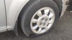 Βόλος: Συνέλαβαν 60χρονο που έσκισε τη νύχτα τα λάστιχα 36 αυτοκινήτων