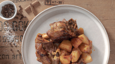 Συνταγή: Νιώτικο κατσικάκι «πατατάτο»