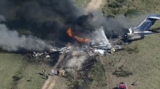 ΗΠΑ: Αεροσκάφος συνετρίβη σε χωράφι στο Τέξας - Σώοι οι επιβάτες και το πλήρωμα 