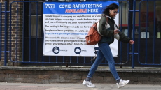 Κορωνοϊός - Βρετανία: Ολοένα και πιο διαδεδομένη η υποπαραλλαγή «AY.4.2» της μετάλλαξης «Δέλτα»