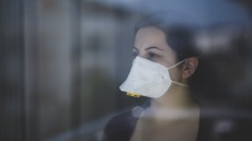 Η γυναίκα με την πιο μακρόχρονη καταγεγραμμένη Covid-19 διεθνώς είχε συμπτώματα για... 335 μέρες!