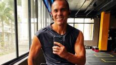 O Τζιοβάνι στα 49 του πιο γυμνασμένος από ποτέ - Δείτε βίντεο
