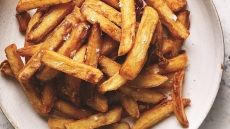 Οι τέλειες τηγανητές πατάτες: 6 πολύτιμες συμβουλές και 1 συνταγή