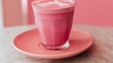 Pink latte: ο «καφές» από παντζάρια που θα σας δώσει ενέργεια