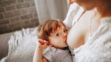 Μητρικό Γάλα: Η πολυτιμότερη τροφή – Πότε χαρακτηρίζεται «πρώτο εμβόλιο»