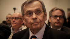 Μάνος προς ανεμβολίαστους: «Πρέπει η νοσηλεία σου να είναι τζάμπα;»