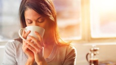 Μπορεί ο καφές να μας φτιάξει τη διάθεση; 