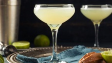 To κοκτέιλ του Νοεμβρίου είναι το Modern English