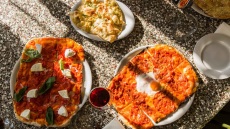 9 στέκια για πίτσα σε όλη την Αθήνα, που ξεχωρίσαμε για την ποιότητά τους