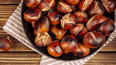 Κάστανα: Τα οφέλη τους και οι πιο απλοί τρόποι να τα απολαύσετε