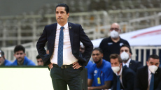 Σφαιρόπουλος: «Πολύ ποιοτικός παίκτης ο Έισι, θα βοηθήσει τον Ολυμπιακό»