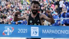 «Ευχαριστώ τον κόσμο, του το χρώσταγα», λέει ο νικητής του Μαραθωνίου Κώστας Γκελαούζος 