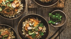 Κοτόπουλο με κάρι, κρέμα γάλακτος και τζίντζερ