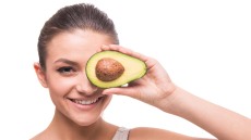 Κάντε αυτή την αλλαγή στη διατροφή σας και μειώστε τον κίνδυνο εγκεφαλικού επεισοδίου