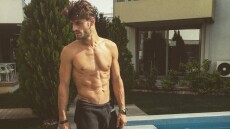 «Μετά τις 100 γυναίκες, χάνεις το λογαριασμό» λέει ο Στέλιος Νιάκαρης 