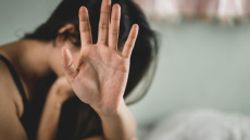 Χειροπέδες σε 23χρονο Έλληνα για τον βιασμό της Ιρλανδής στη Ρόδο