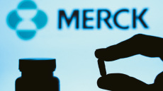 Αίτηση στον ΕΜΑ υπέβαλε η Merc για την έγκριση του χαπιού Lagevrio στην Ευρώπη