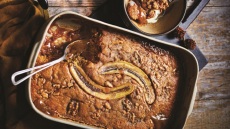 Απίθανο κέικ-πουτίγκα με μπανάνα